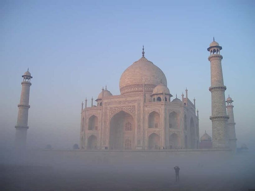 From Delhi: Private Taj Mahal & fatehpur Sikri Day Trip - Vehicle, Water, and Timing: Staying Comfortable on a Long Day