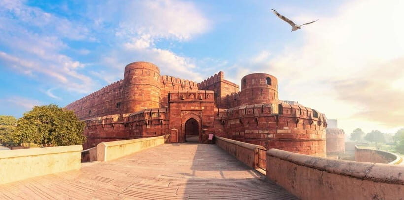 From Delhi: Same Day Priavte Taj Mahal Tour - Taj Mahal with a guide: what you should focus on