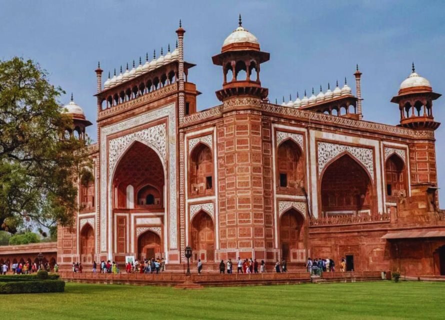 From Delhi: Same Day Taj Mahal, Agra Day Tour By Car - Price and logistics: is $13 good value?