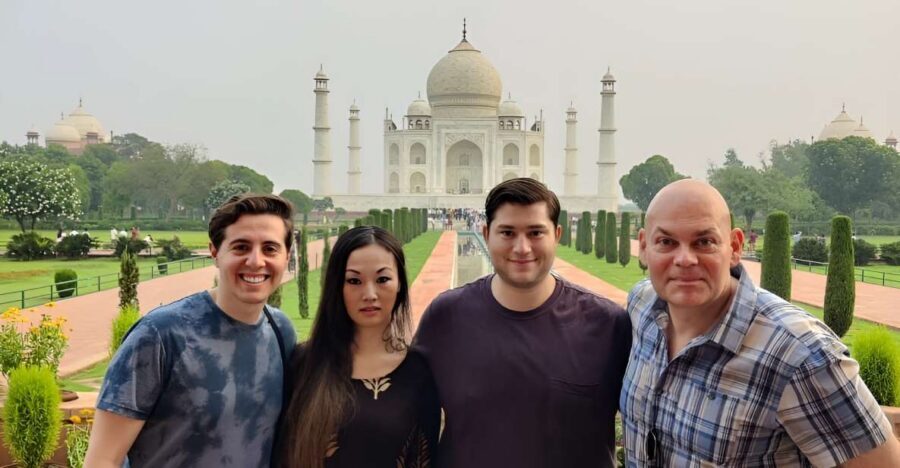 From Delhi: Sunrise Taj Mahal, Agra Fort & Baby Taj Day Trip - Breakfast at a 5-star hotel: why the meal matters on an early day