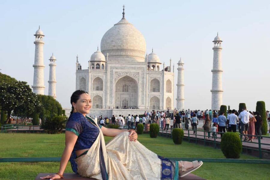 From Delhi: Sunrise Taj Mahal, Agra Fort & Baby Taj Day Trip - Timing and weather: fog, Friday closures, and what can shift