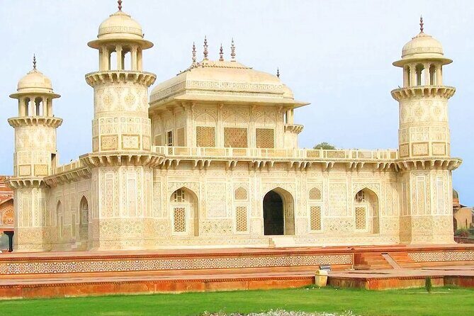 From Delhi : Sunrise Taj Mahal & Agra Fort Day Tour by Car. - Agra Fort + Breakfast at a 5-Star Hotel: A Strong Midday Reset