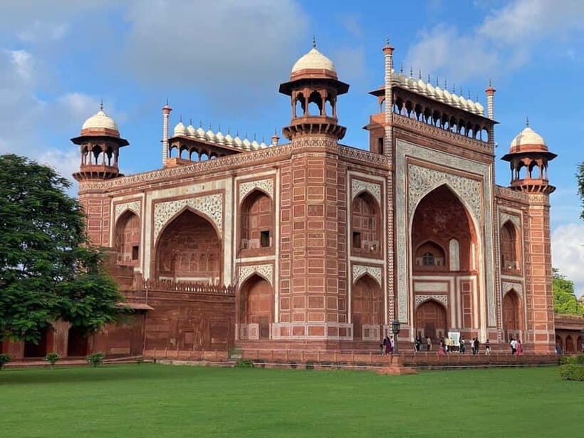 From Delhi: Sunrise Taj Mahal Tour To Agra - Agra Fort: UNESCO Walls With Real Mughal Scale