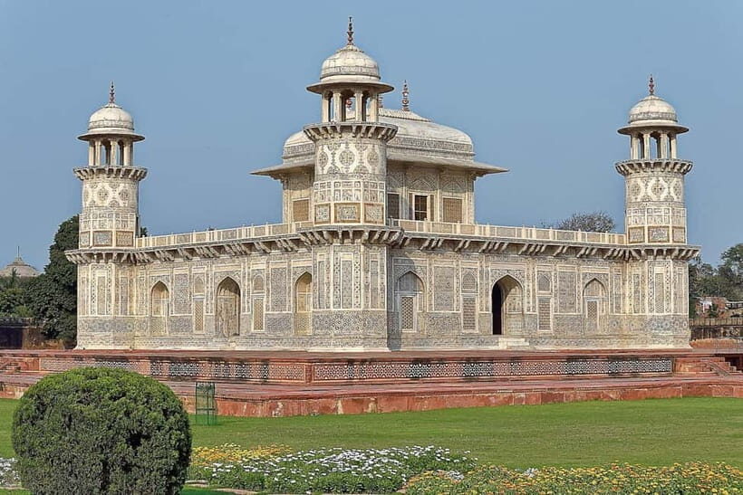 From Delhi: Sunrise Taj Mahal Tour To Agra - Baby Taj and the Carpet-Company Shopping Stop