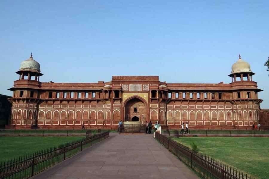 From Delhi: Sunrise Taj Mahal Tour To Agra - Markets and Photo Time: How to Use Your Free Moments