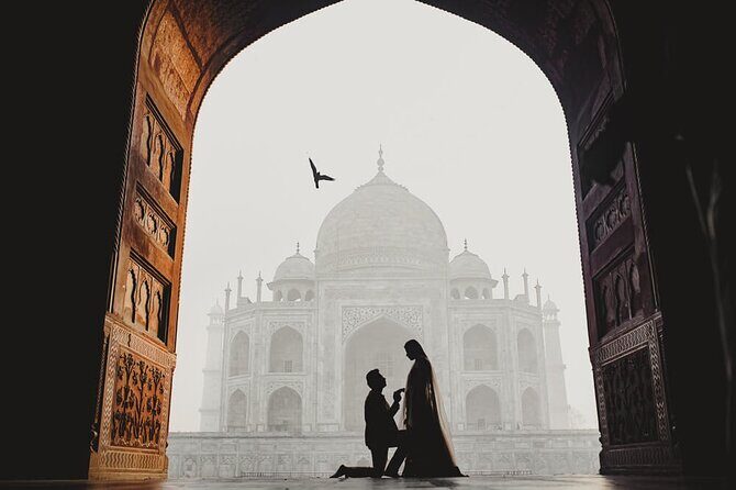 From Delhi: Sunrise Taj Mahal Tour with Professional Photographer - Group setup, privacy, and how it feels for solo travelers