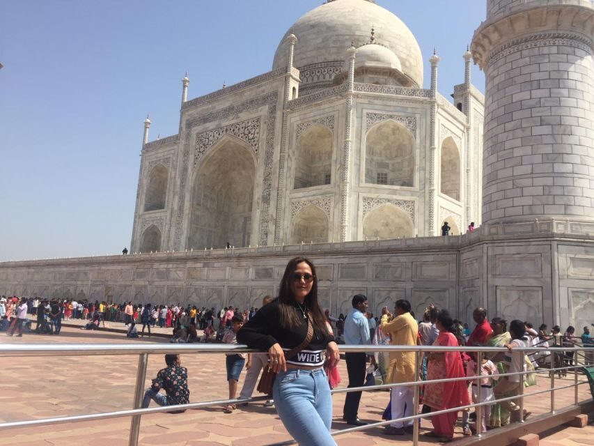 From Delhi: Sunrise Taj Mahal & visit Elephant Conservation - Your guide at the Taj Mahal: better photos and better context