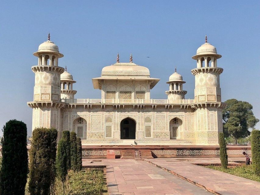 From Delhi: Taj Mahal & Agra Day Tour with Fatehpur Sikri - Fatehpur Sikri with Akbar: red sandstone and political drama