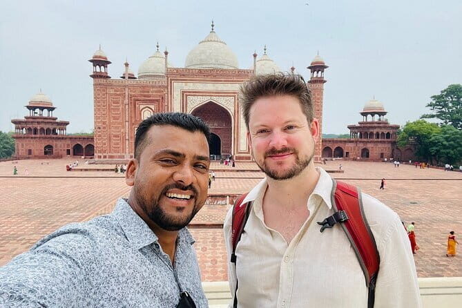 From Delhi-Taj Mahal & Agra Fort Private Tour with Fatehpur Sikri - Courtyard lunch at a 5-star hotel: where the schedule gives you breathing room