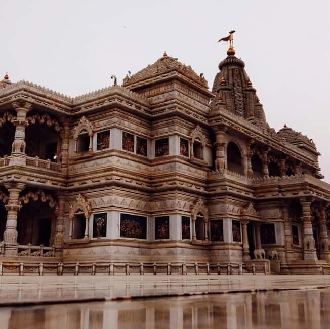 From Delhi: Taj Mahal, Agra & Mathura Tour by Car - A long but efficient day from Delhi by private A/C car