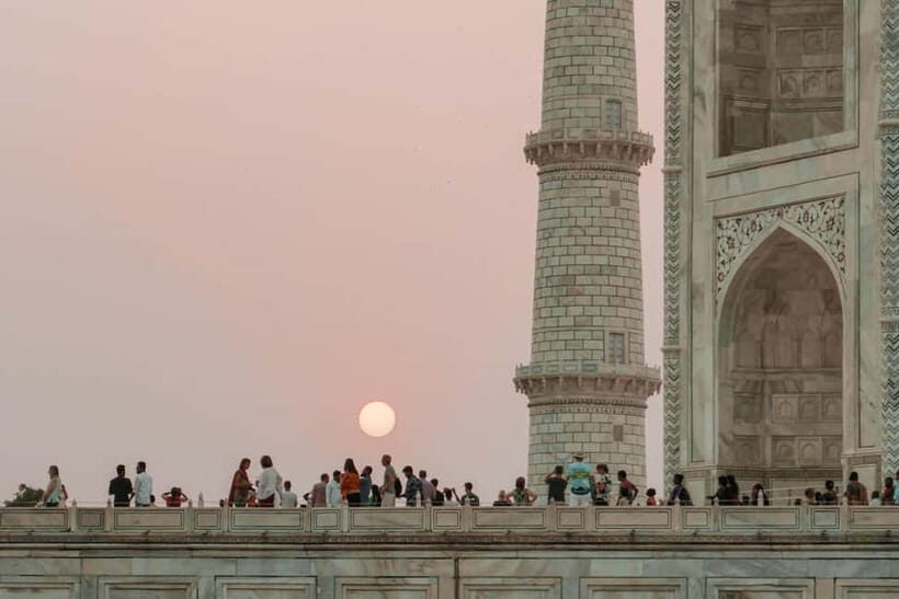 From Delhi: Taj Mahal, Agra & Mathura Tour by Car - Food and the lunch gap: traditional Indian and Mughlai flavors