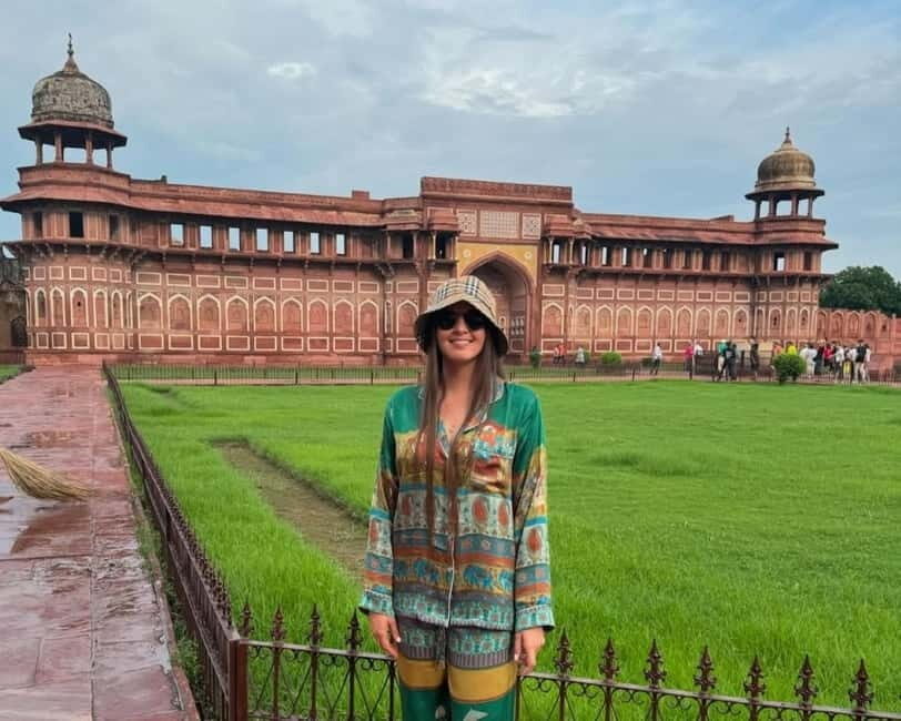 From Delhi: Taj Mahal & Agra Private Day Trip with 5<em> Lunch – Key Highlights Worth Booking’ /></p>
<ul>
<li><strong>Sunrise timing</strong> gives you that first-light look at the Taj Mahal, before the day fully warms up</li>
<li><strong>Private guide</strong> helps you make sense of the buildings fast, and yes, photo spots get handled</li>
<li><strong>Agra Fort by Akbar (1565)</strong> brings Mughal power into focus with red sandstone and mixed architectural influences</li>
<li><strong>Baby Taj (Itmad-ud-Daulah)</strong> is a shorter stop, but it’s packed with craft and detail</li>
<li><strong>5-star meal option</strong> at a major hotel in Agra turns a tiring day into a more comfortable one</li>
<li><strong>Skip the ticket line</strong> so you spend more time inside and less time waiting outside</li>
</ul>
<h2 id="how-the-delhi-agra-day-really-feels-6-11-hours-not-just-a-hop">How the Delhi–Agra Day Really Feels (6–11 Hours, Not Just a Hop)</h2>
<p><img width="820" height="461" decoding="async" src=
