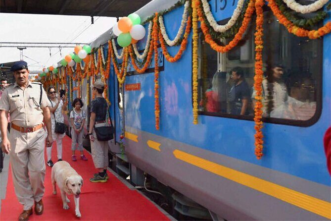From Delhi Taj Mahal and Agra Fort Private Tour By India's fastest Train - Taj Mahal at 10:00: How to Use the Time