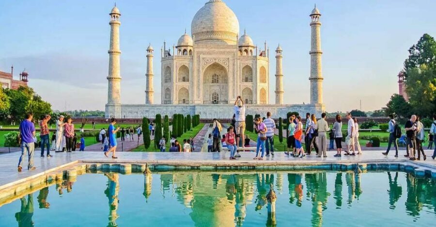 From Delhi:Overnight Taj Mahal Tour by Car with 5-Star Hotel - Day 1: Delhi to Agra (Yamuna Expressway) and the First Round of Sights