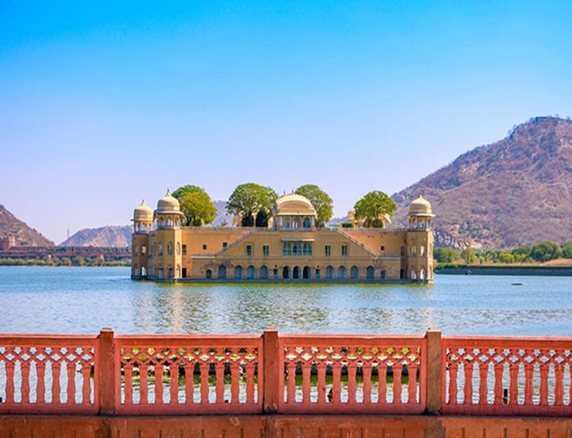 From Jaipur : Jaipur Sightseeing With Galta G Temple - Galtaji Temple: the spring-fed kunds and hillside pilgrimage