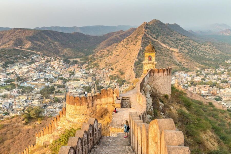 From Jaipur: Private Amber Fort, Jal Mahal and More Car Tour - Guides and Drivers: The Human Part of a Private Tour