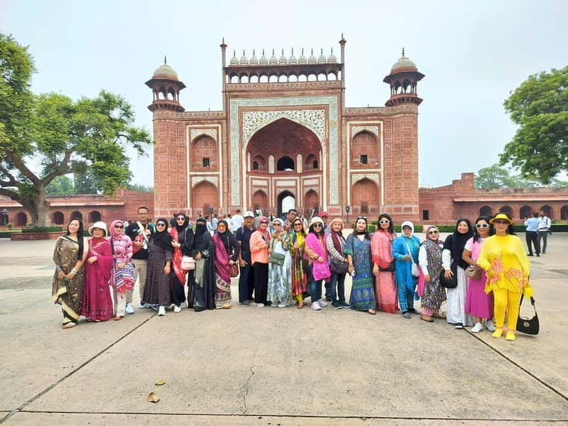 From Jaipur: Taj Mahal, Agra Fort, Baby Taj Day Trip by Car - Agra Fort in One Hour: What You’ll Actually See