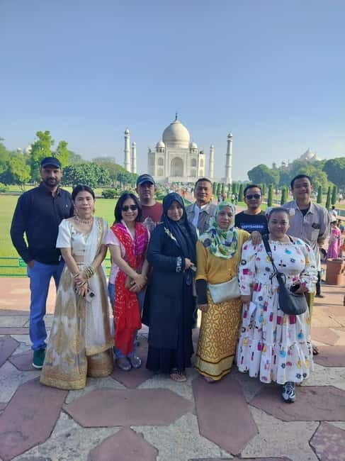 From Jaipur: Taj Mahal, Agra Fort, Baby Taj Day Trip by Car - Lunch Break, the Included Meal Option, and the Shopping Time Reality