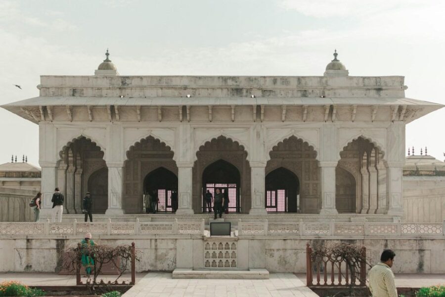 From Jaipur: Taj Mahal Sunrise Tour with Delhi Drop-Off - Getting there: the early pickup and the drive in a private car