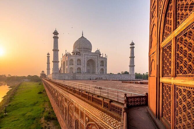 From Mumbai - Overnight Taj Mahal Agra Private Tour by Return Flights - Day 2 sunrise: your best shot at the Taj Mahal