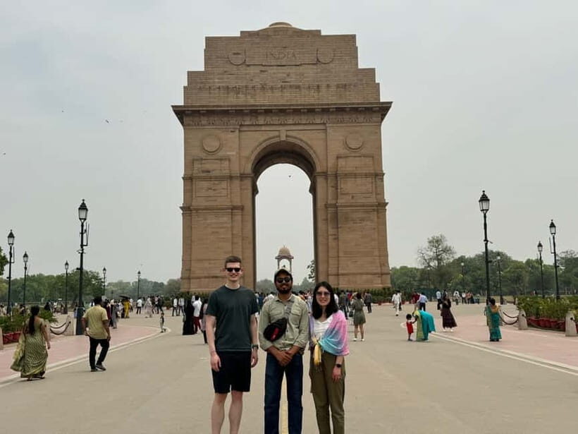 From New Delhi Airport : Guided Layover Old & New Delhi Tour - Old Delhi start: Jama Masjid and the guided atmosphere of 16th-century Delhi