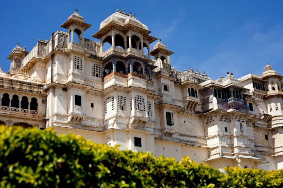 From Udaipur: Private Udaipur City of Lakes Sightseeing Tour - Why Eight Hours in Udaipur Feels Just Right