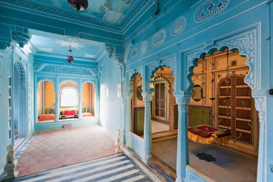 From Udaipur: Private Udaipur City of Lakes Sightseeing Tour - Lunch at Bank of the Lake: Easy, Convenient, and Mostly About Timing
