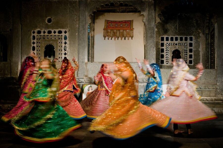 From Udaipur: Private Udaipur City of Lakes Sightseeing Tour - Bagore Ki Haveli Dharohar Show: Folk Dance With a Real Venue