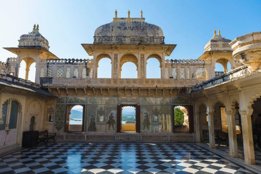 From Udaipur: Private Udaipur City of Lakes Sightseeing Tour - Private Setup: Pickup, Skip the Line, and How Guides Work