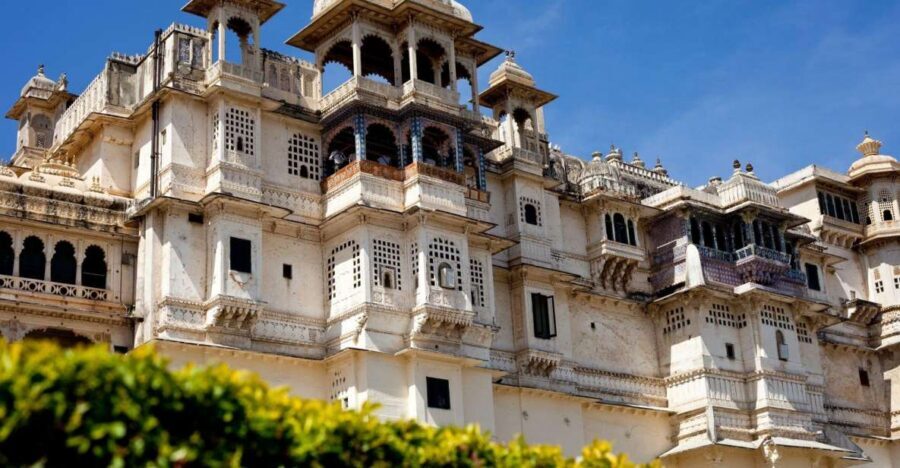 From Udaipur: Private Udaipur City of Lakes Sightseeing Tour - City Palace: Where Views and Architecture Actually Meet