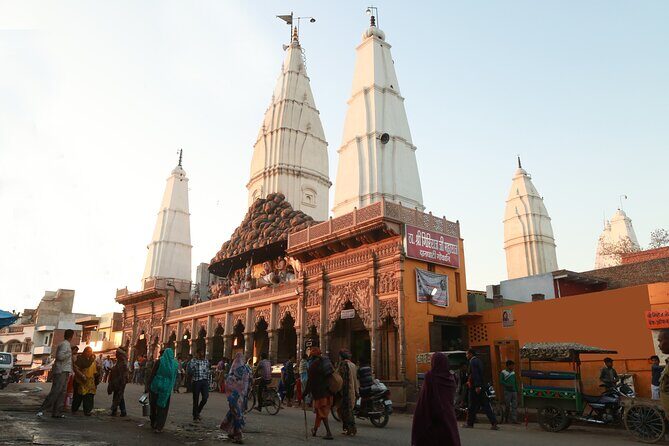 Full Day Agra, Mathura Vrindavan Tour Package from Delhi - Taj Mahal: the ticket is included, and 1 hour goes fast