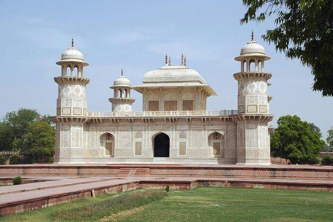 Full Day Agra Tour with Taj Mahal at Sunrise and Sunset - Agra Fort: Mughal power in red stone, not just another stop