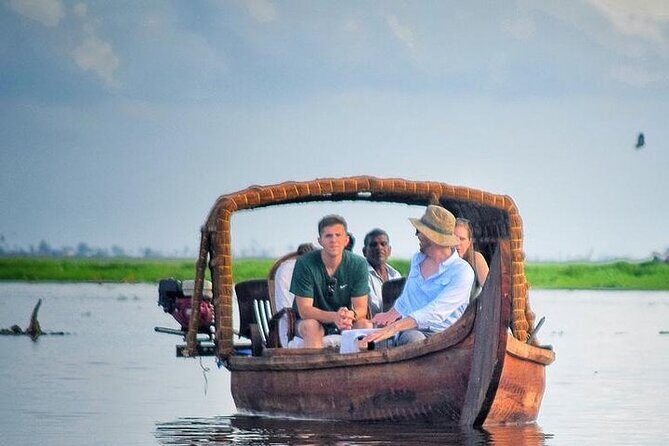 Full Day Canoe Cruise with Village Life and Local Food - The 6:00am Start in Kumarakom (And Why It Matters)
