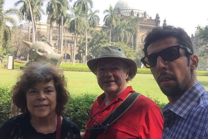Full day city tour of Mumbai with guide & lunch - Shree Siddhivinayak Temple: cover up, slow down, and respect the rhythm