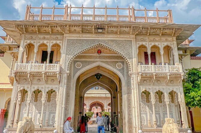 Full-Day Jaipur Highlights with Local Guide & Private Vehicle - City Palace of Jaipur: courtyards and carvings with Lake Pichola nearby