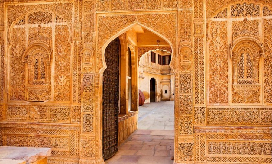 Full Day Jaisalmer Sightseeing Tour by Car - Lunch + Old City Heritage Walk: your reset between stone icons