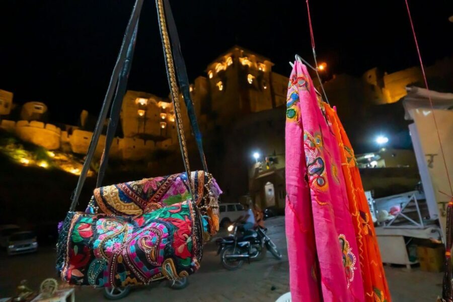 Full Day Jaisalmer Sightseeing Tour by Car - Gadisar Lake at Sunset: the light makes the day feel complete