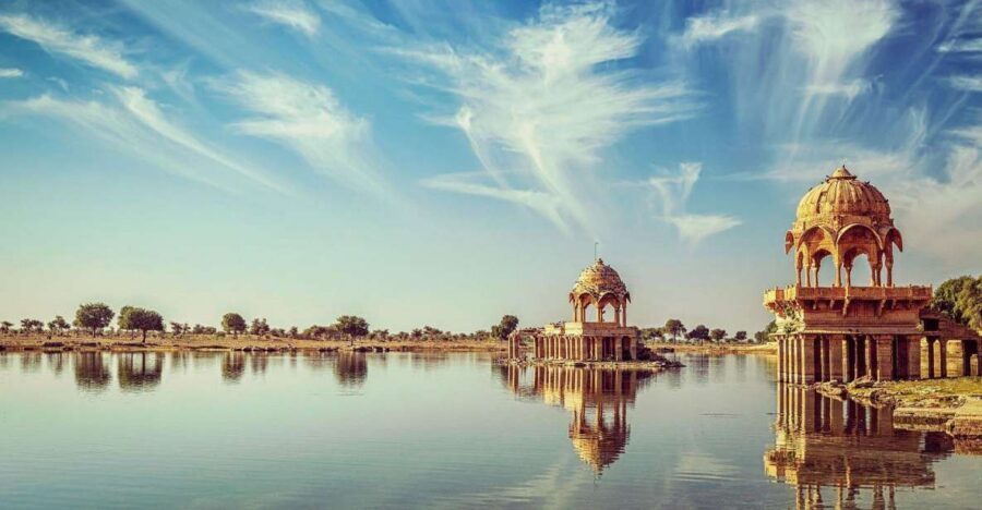 Full Day Jaisalmer Sightseeing Tour by Car - Salim Singh Ki Haveli and Patwa Ki Haveli: when carvings become the point