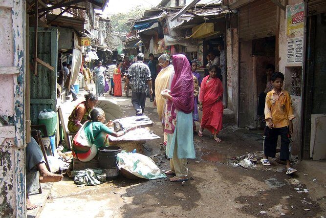 Full Day Mumbai Sightseeing Tour with Dharavi Slum - Entering Mumbai’s Big Icons and Dharavi’s Real Life