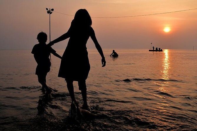 Full Day Pilgrimage Tour of Ganga Sagar from Kolkata - Kapil Muni Temple and the pilgrimage fair: what to expect up close