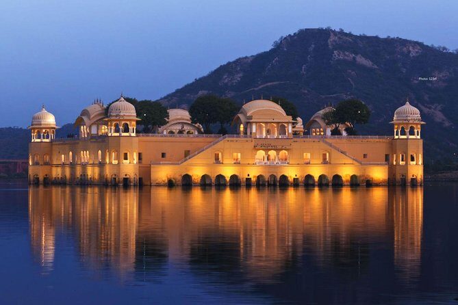 Full-Day Private City Tour of Jaipur - Panna Meena ka Kund, Jal Mahal, and Gaitore: quick stops with character