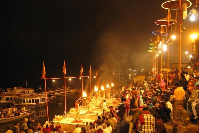 Full Day Private Guided Tour of Varanasi - Ghats of Varanasi and Ganga Aarti: The Evening Ceremony Moment