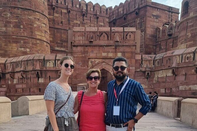 Full-Day Private Tour to Taj Mahal and Agra from Delhi - The shop stops question: how to handle marble and craft detours
