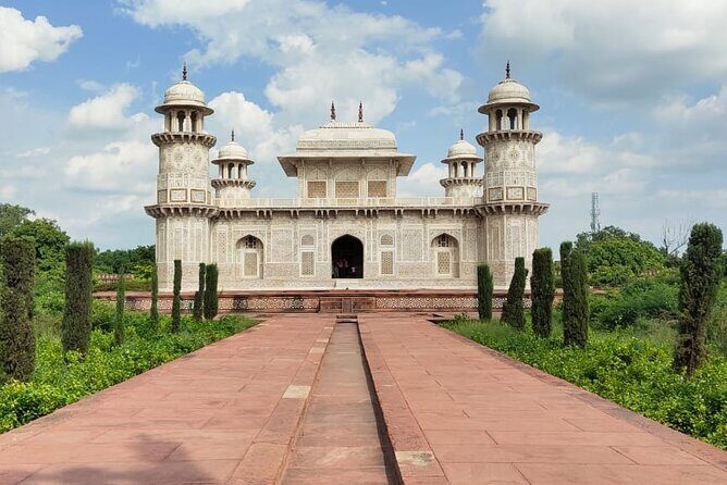 Full-Day Private Tour to Taj Mahal and Agra from Delhi - Delhi pickup and the AC ride through the Yamuna Expressway