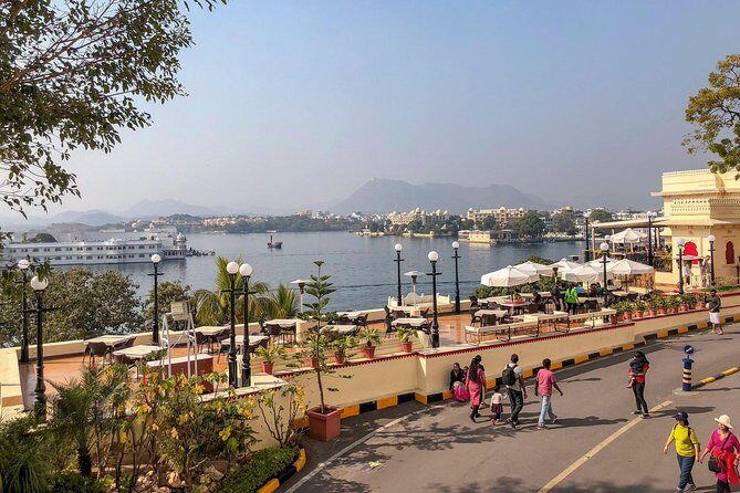 Full-Day Private Udaipur Three wheeled Tuk Tuk Sightseeing - The Tuk Tuk Advantage in Udaipur: Close-Up Sightseeing, Real Flow