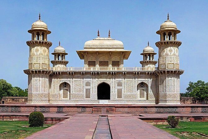 Full Day Taj Mahal And Agra city tour From Bangalore Via Delhi. - A very early start: getting from Bangalore to Delhi, then to Agra