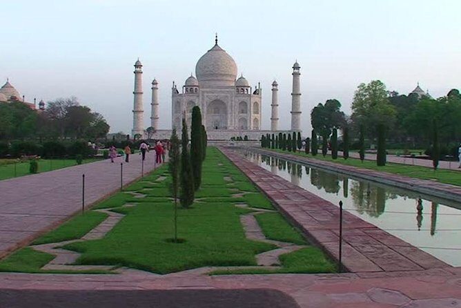 Full Day Taj Mahal Tour by Gatimaan Express Train - Return timing with Gatimaan Express 12049: finish before the day fades