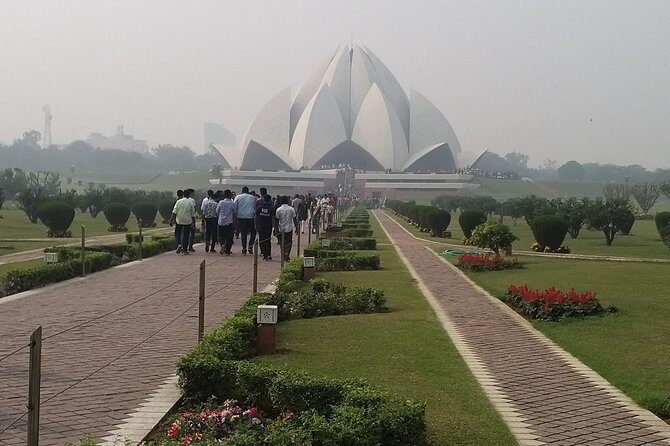 Full Day Tour of Delhi With Guide & Entrances - A tight circuit of Delhi’s big icons in one day