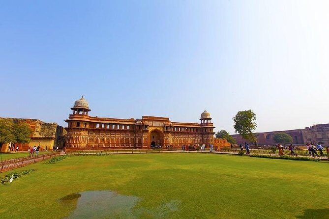 Full Day Tour of Taj Mahal and Agra Fort from Delhi - Agra Handicrafts Hour at 2:00 PM: Souvenirs With Guardrails