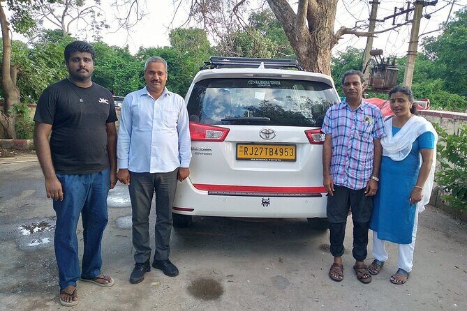 Full Day Udaipur Sightseeing Tour with Optional Guide - Vintage Classic Cars Museum: A Surprisingly Fun Detour